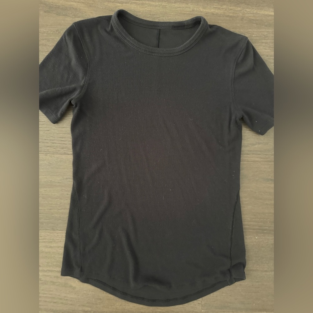 Lululemon hold tight  Short-Sleeve Crew Neck Tee size 6